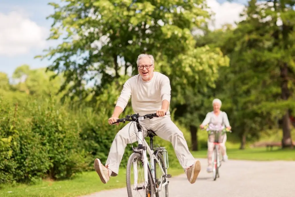 can you forget how to ride a bike elderly couple cycling