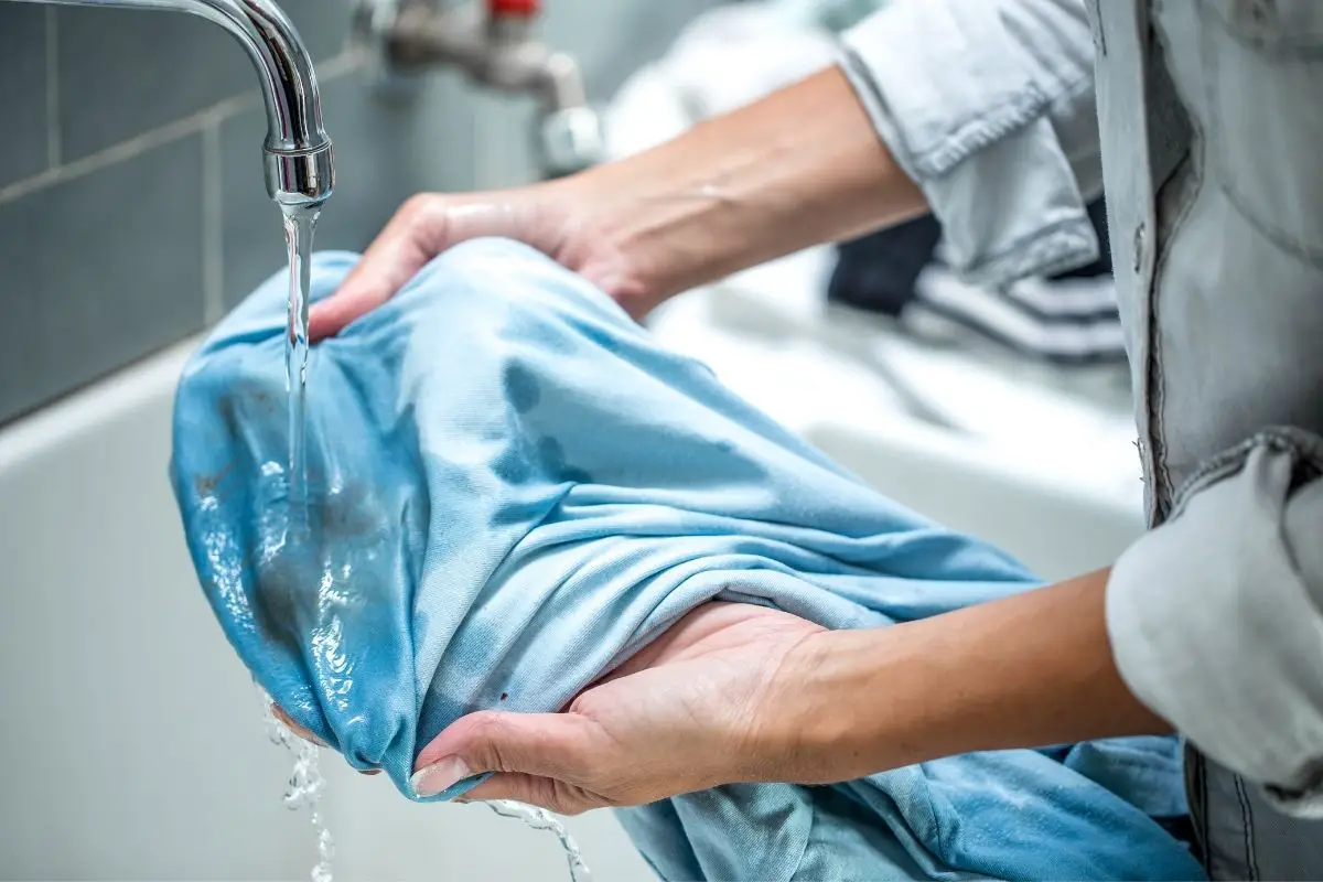 how to get bike grease out of clothes