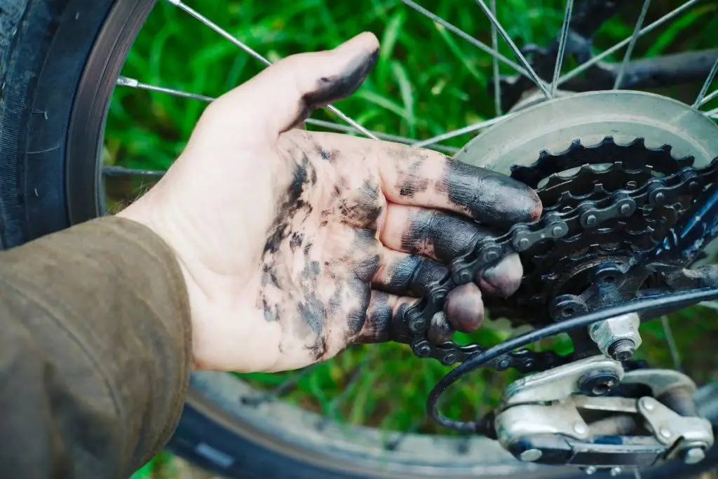 how to put chain back on bike