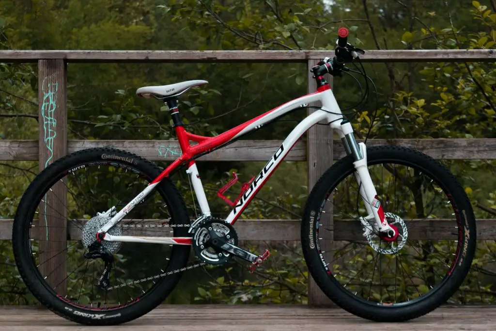 road bike vs mountain bike handlebars