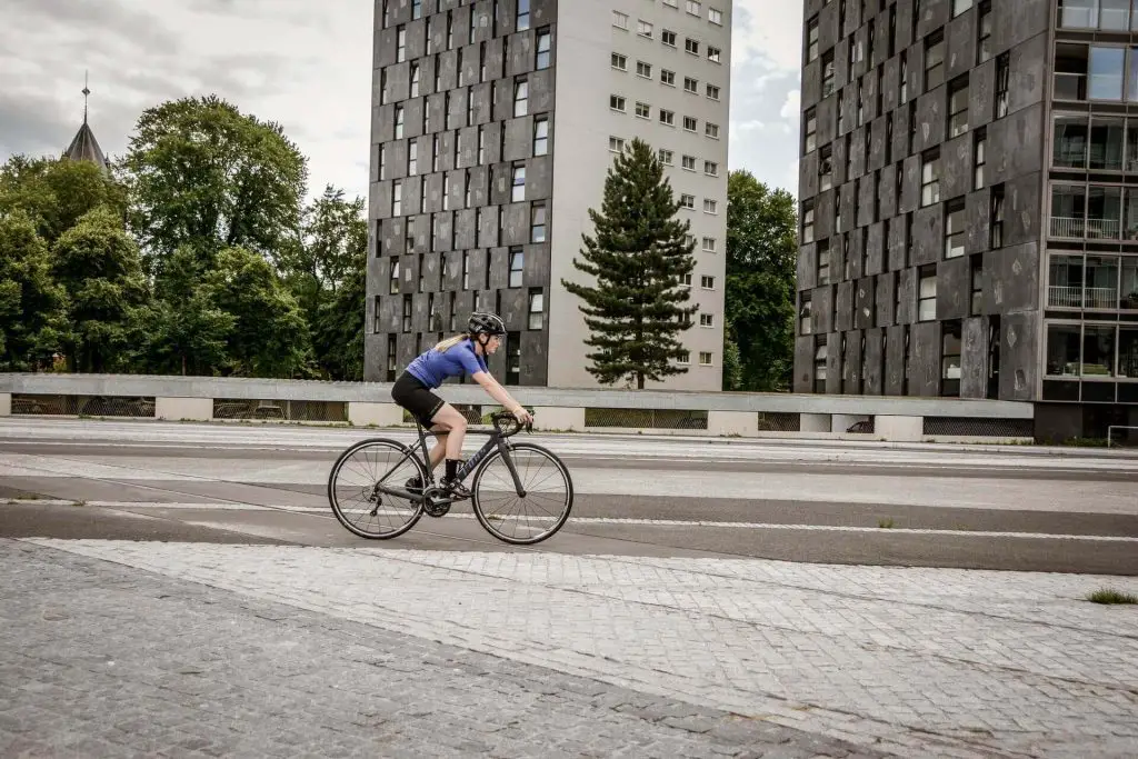 Best road bikes under 300